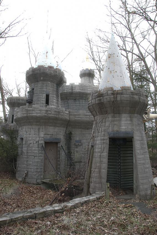 Illustration for article titled Maryland's Enchanted Forest is like Candyland after a neutron bomb strike